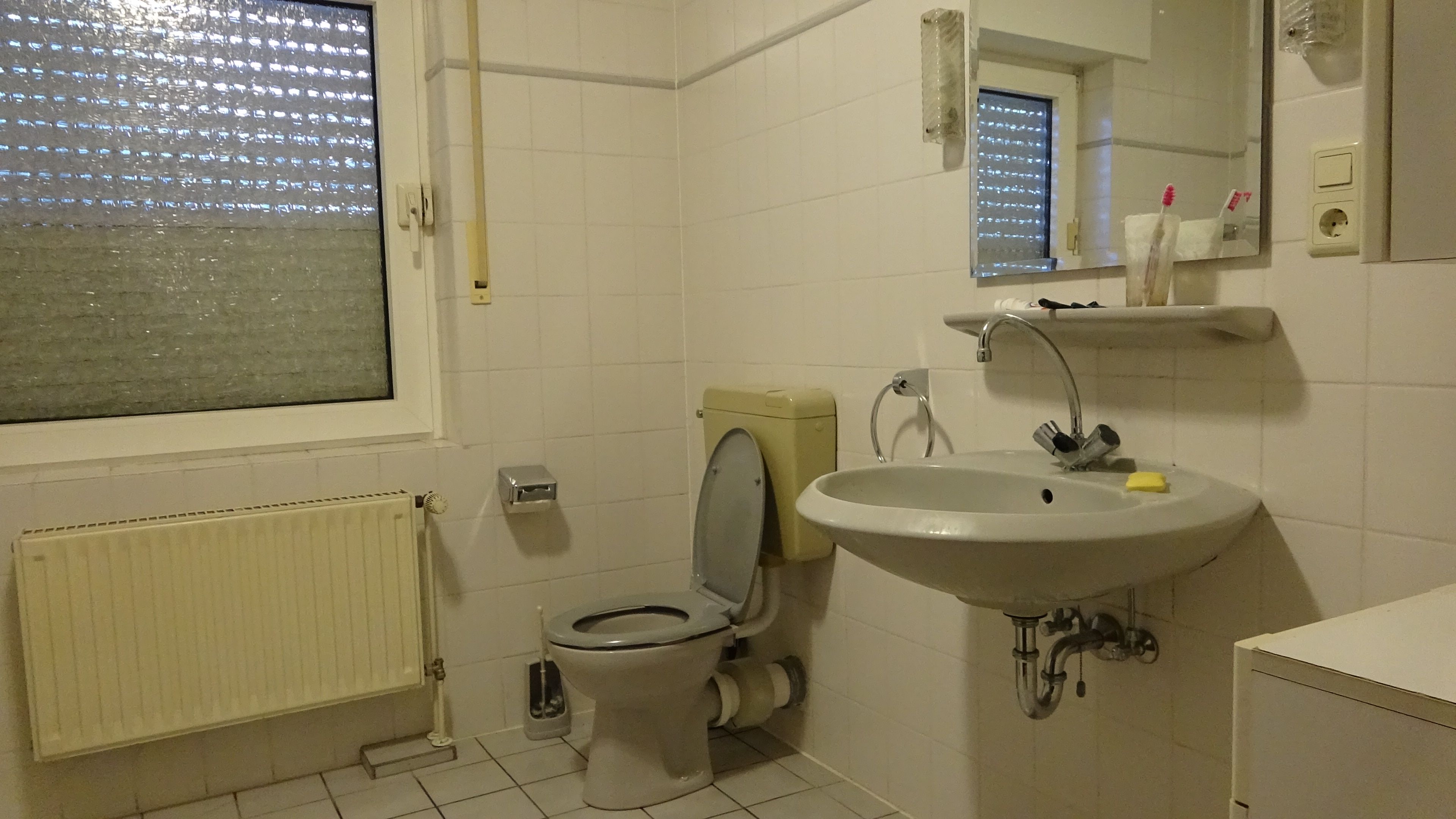 Spacious And Comfortable Apartment With Parking In The Town Center Of Goch. - 7