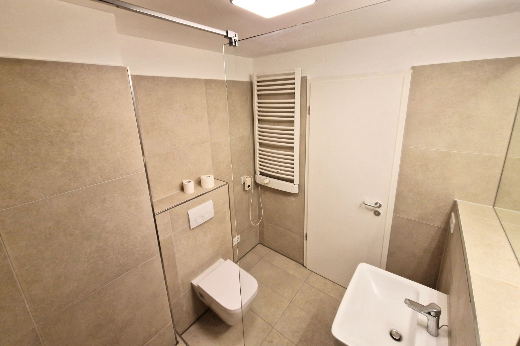 Modern & Fully Furnished Apartment With Balcony In Cologne-Mülheim - 1
