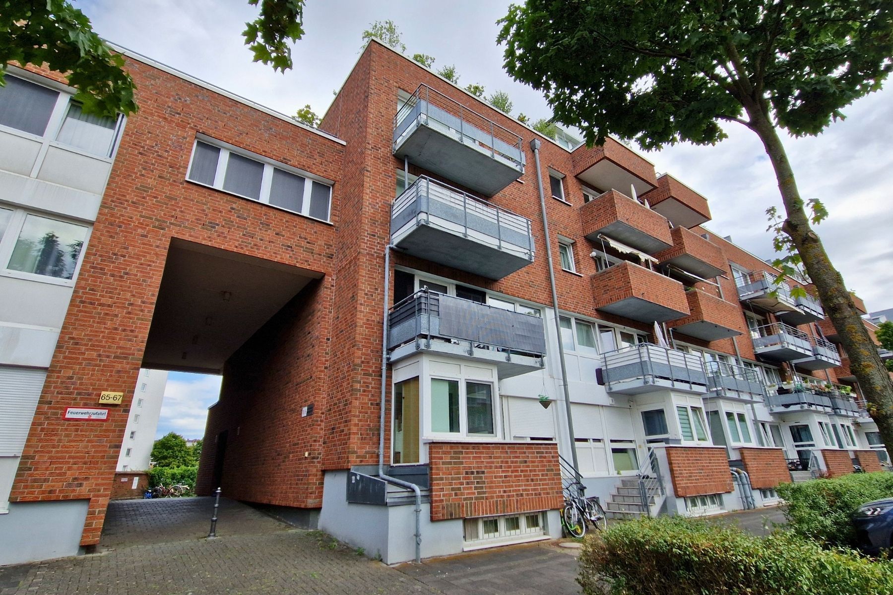 Modern & Fully Furnished Apartment With Balcony In Cologne-Mülheim - 15