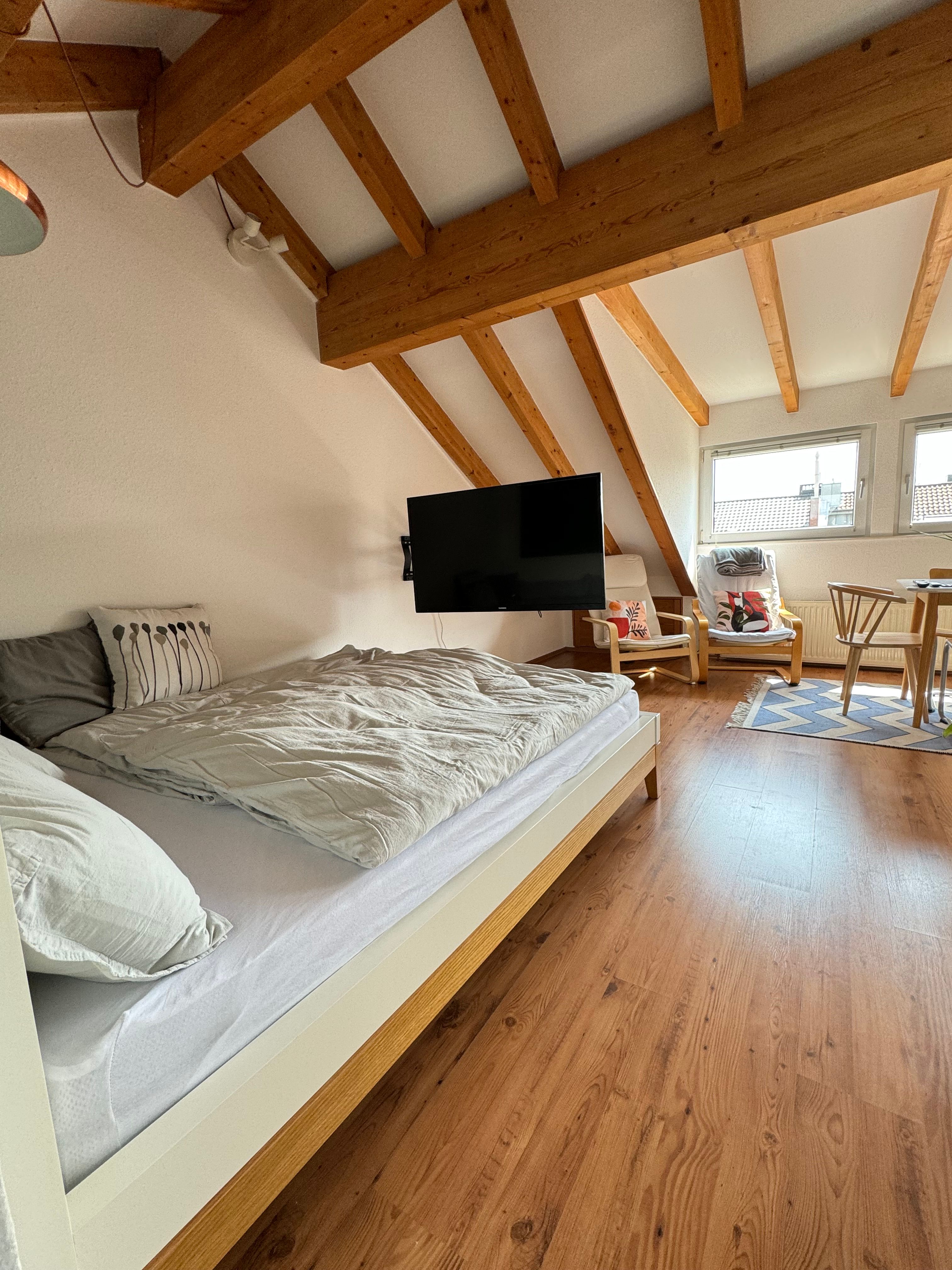 Cozy, Perfectly Located Loft With A Lot Of Natural Light And Calm Backyard - 12