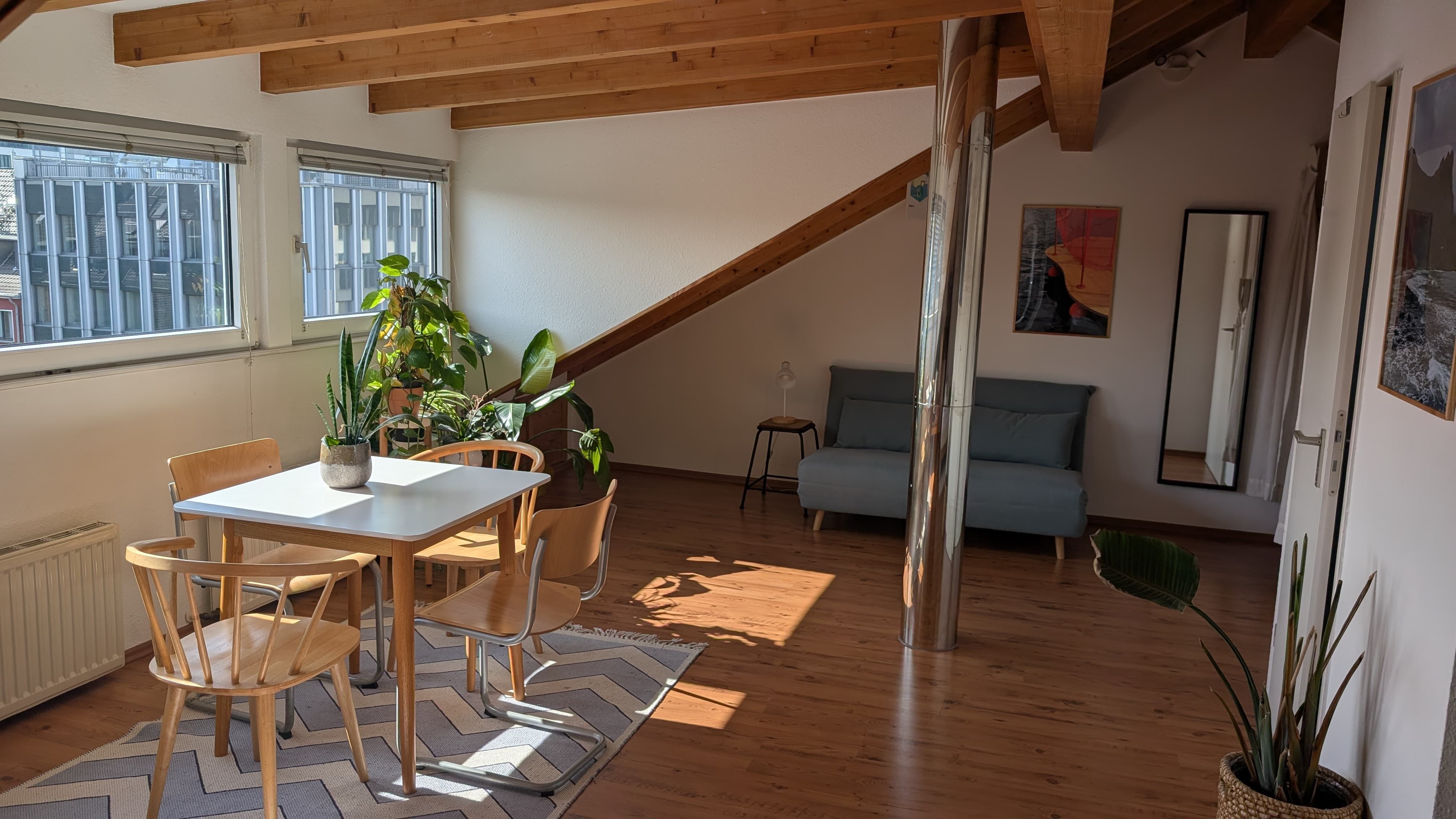 Cozy, Perfectly Located Loft With A Lot Of Natural Light And Calm Backyard - 9