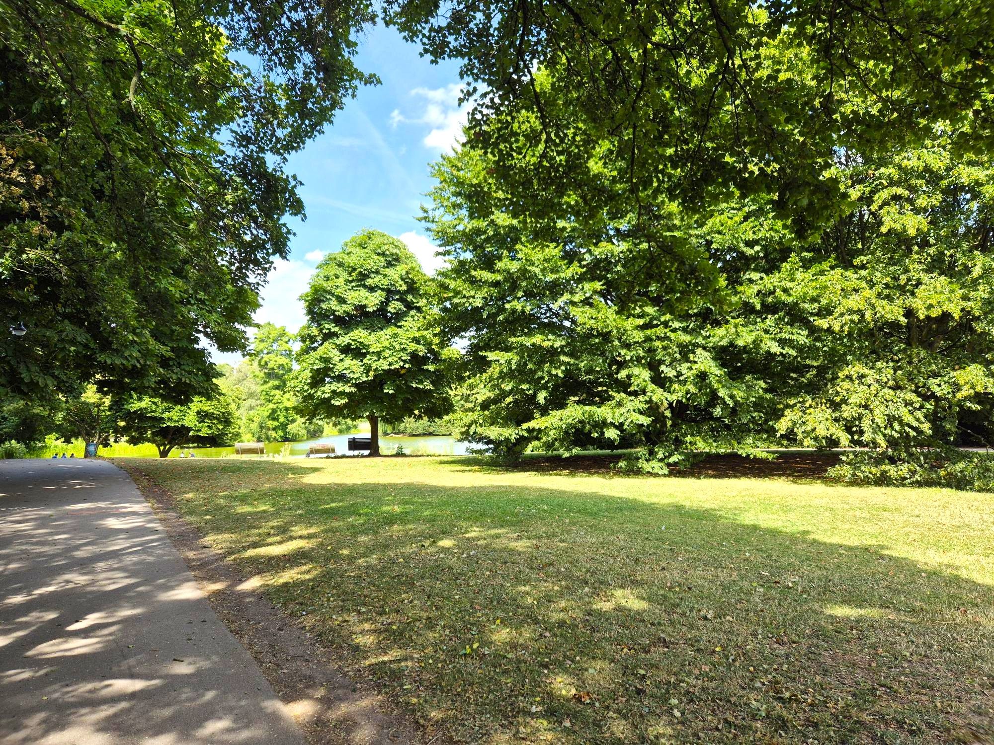 Stylish Furnished Apartment With Balcony Next To Zoopark | Düsseldorf-Düsseltal - 1