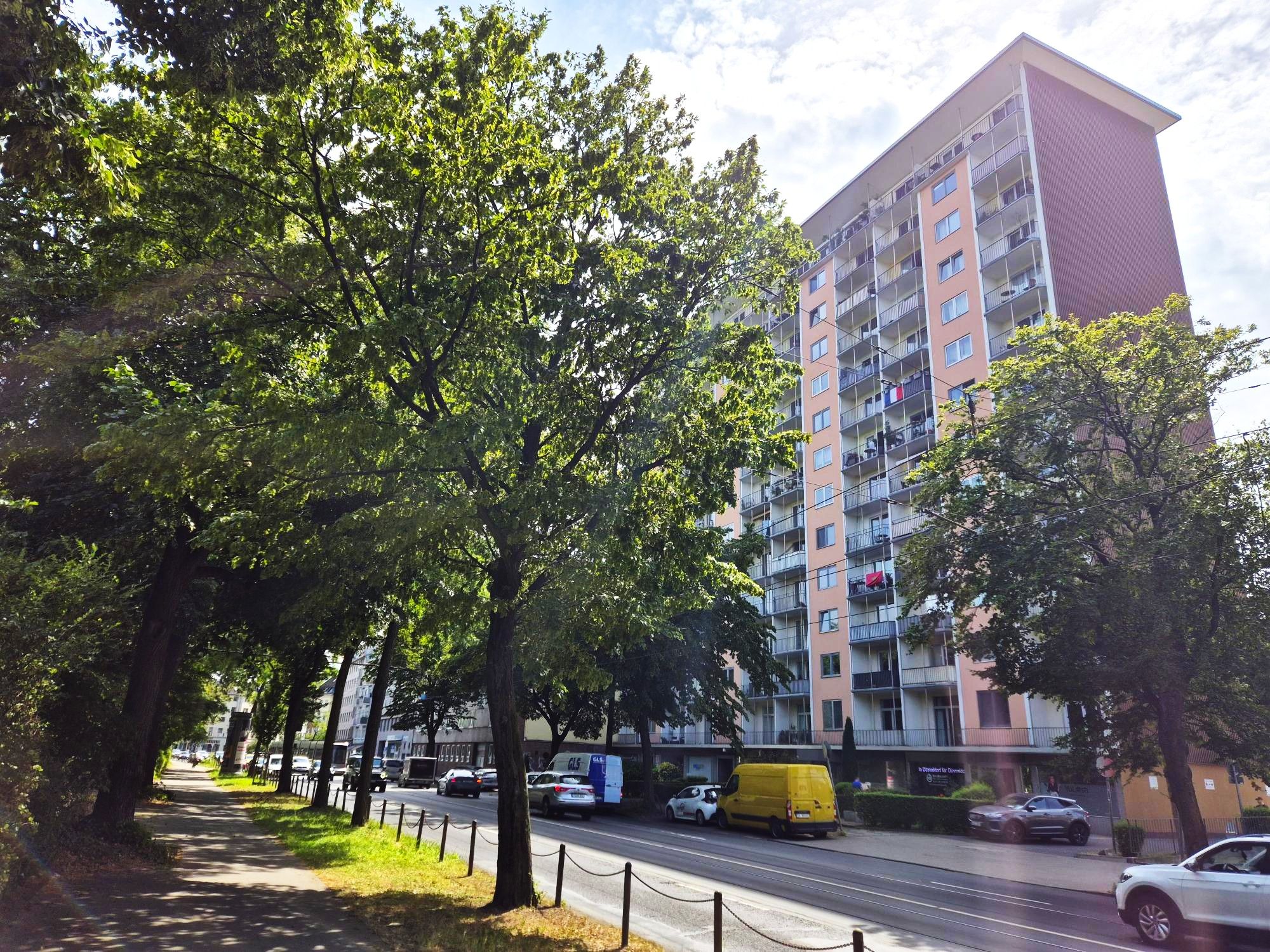 Stylish Furnished Apartment With Balcony Next To Zoopark | Düsseldorf-Düsseltal - 2