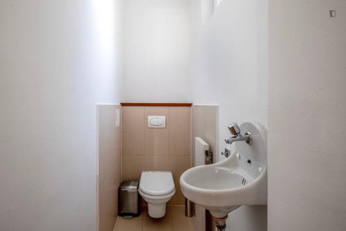 Lovely 2-bedroom flat near the University of Economics and Business - Gallery - 8