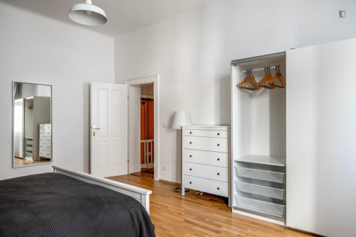 Lovely 2-bedroom flat near the University of Economics and Business - Gallery - 5