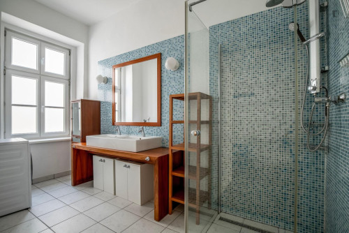 Lovely 2-bedroom flat near the University of Economics and Business - Gallery - 10