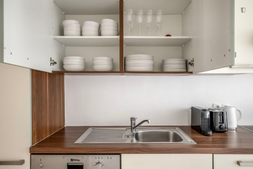 Lovely 2-bedroom flat near the University of Economics and Business - Gallery - 14
