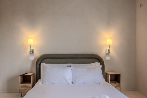 Double bedroom, with private bathroom, in 3-bedroom apartment - Gallery - 18