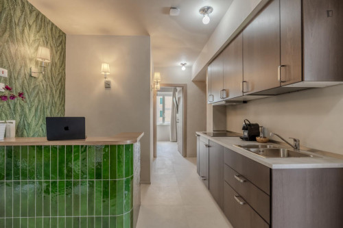 Double bedroom, with private bathroom, in 3-bedroom apartment - Gallery - 5