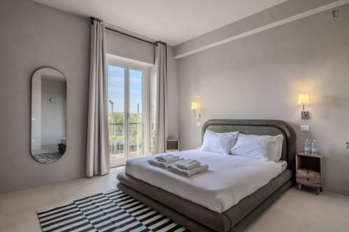 Double bedroom, with private bathroom, in 3-bedroom apartment - Gallery - 10