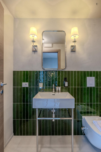 Double bedroom, with private bathroom, in 3-bedroom apartment - Gallery - 5