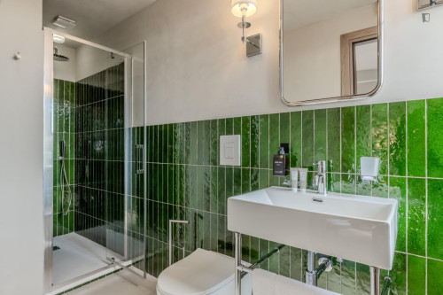 Double bedroom, with private bathroom, in 3-bedroom apartment - Gallery - 14