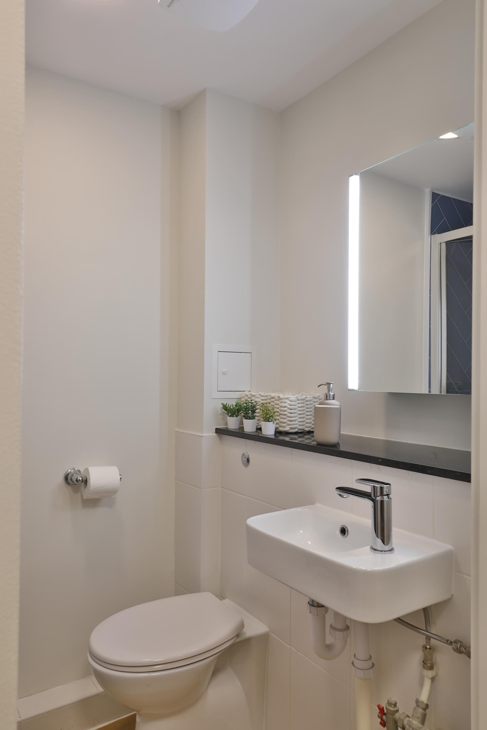  Gold En-Suite  -  Stonebridge House  - Gallery -  3