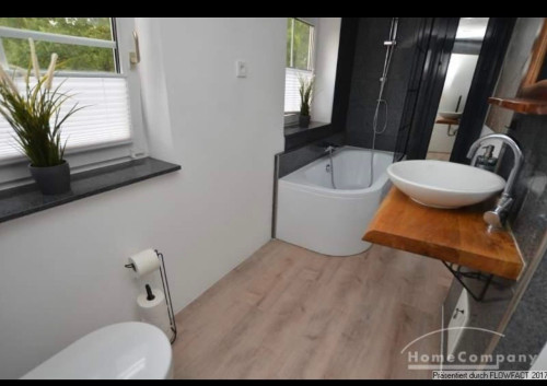 Exclusive furnished 3-room apartment with 45.5 sqm sun terrace – Green living