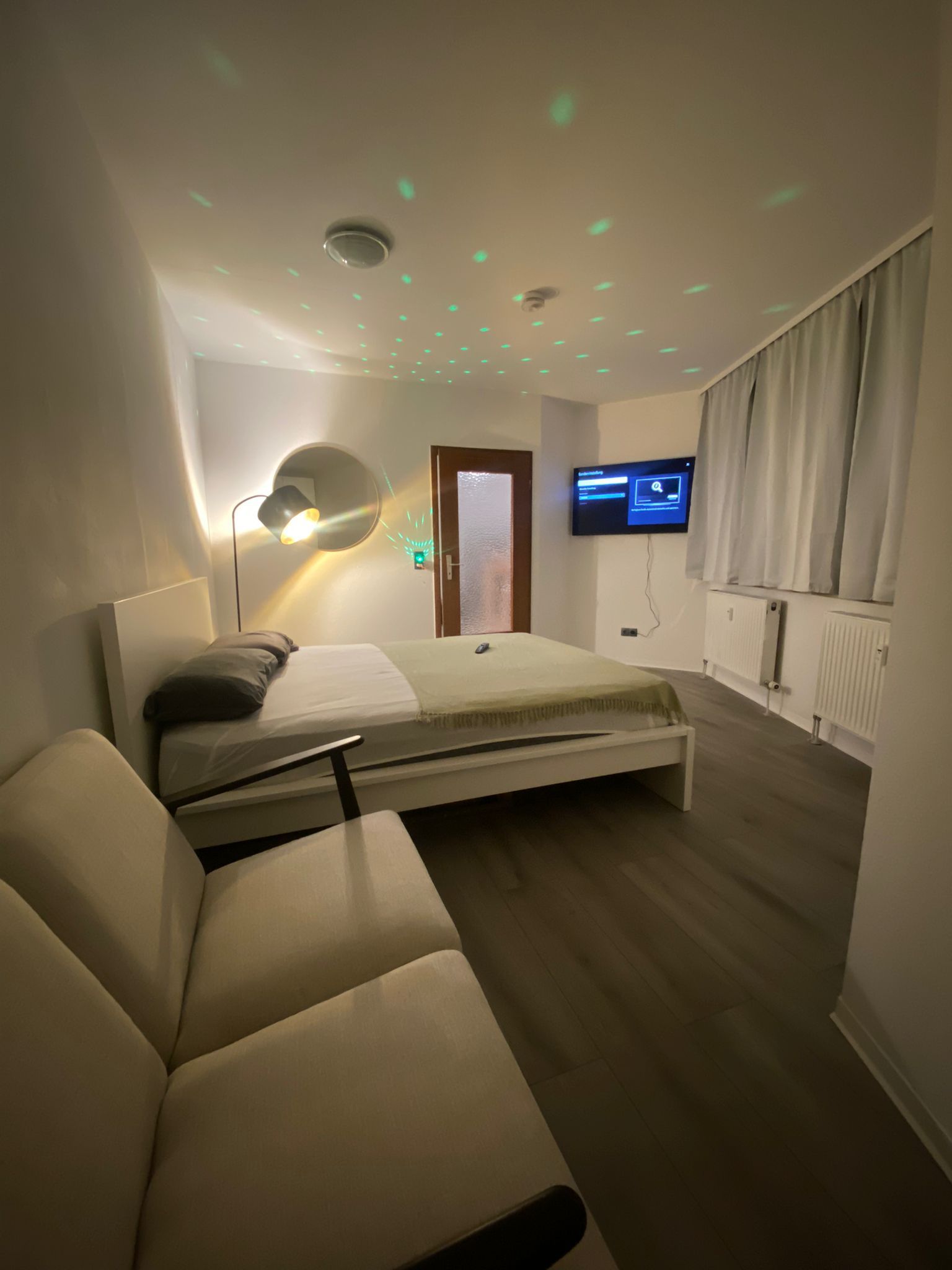 Cozy Studio In Strategic Location - 6