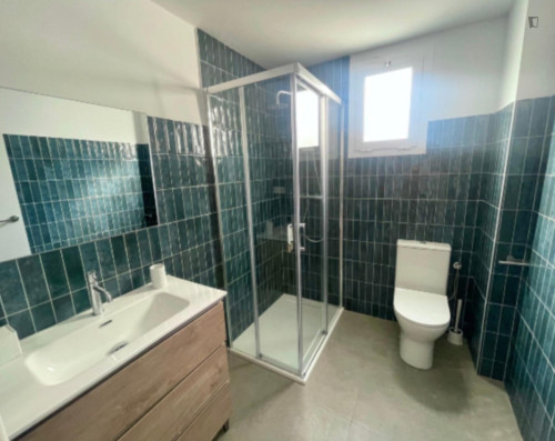 Welcoming Double Bedroom close to CEU University - Gallery - 9
