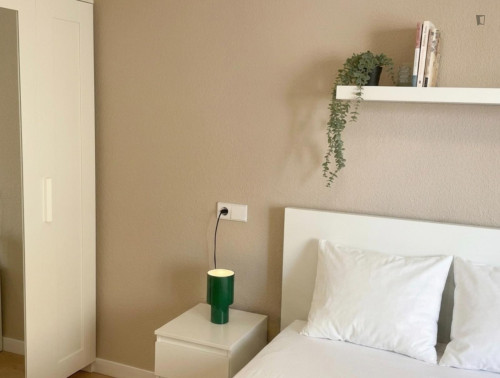 Welcoming Double Bedroom close to CEU University