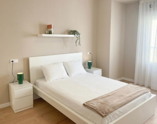 Welcoming Double Bedroom close to CEU University - Gallery - 5