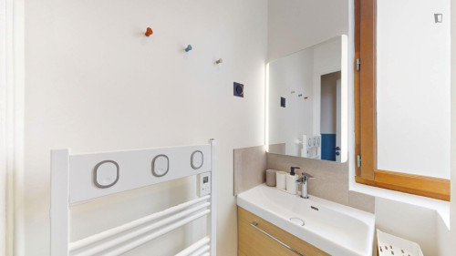 Cozy double ensuite bedroom near the Belleville subway station - Gallery - 14