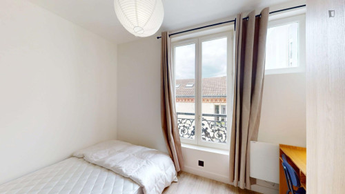 Cozy doube ensuite bedroom near the Belleville subway station - Gallery - 10