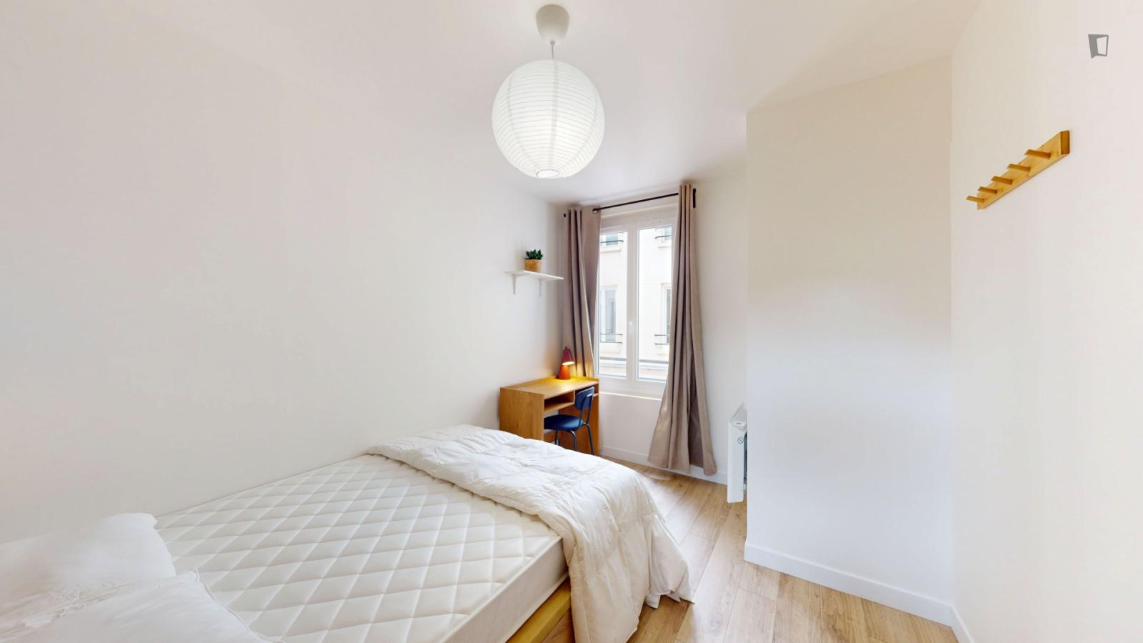 Nice Double Ensuite Bedroom Near The Belleville Subway Station - 1