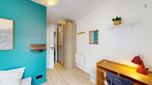 Bright double bedroom near the Belleville subway station - Gallery - 18