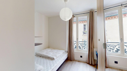Comfortable double bedroom near the Belleville subway station - Gallery - 11