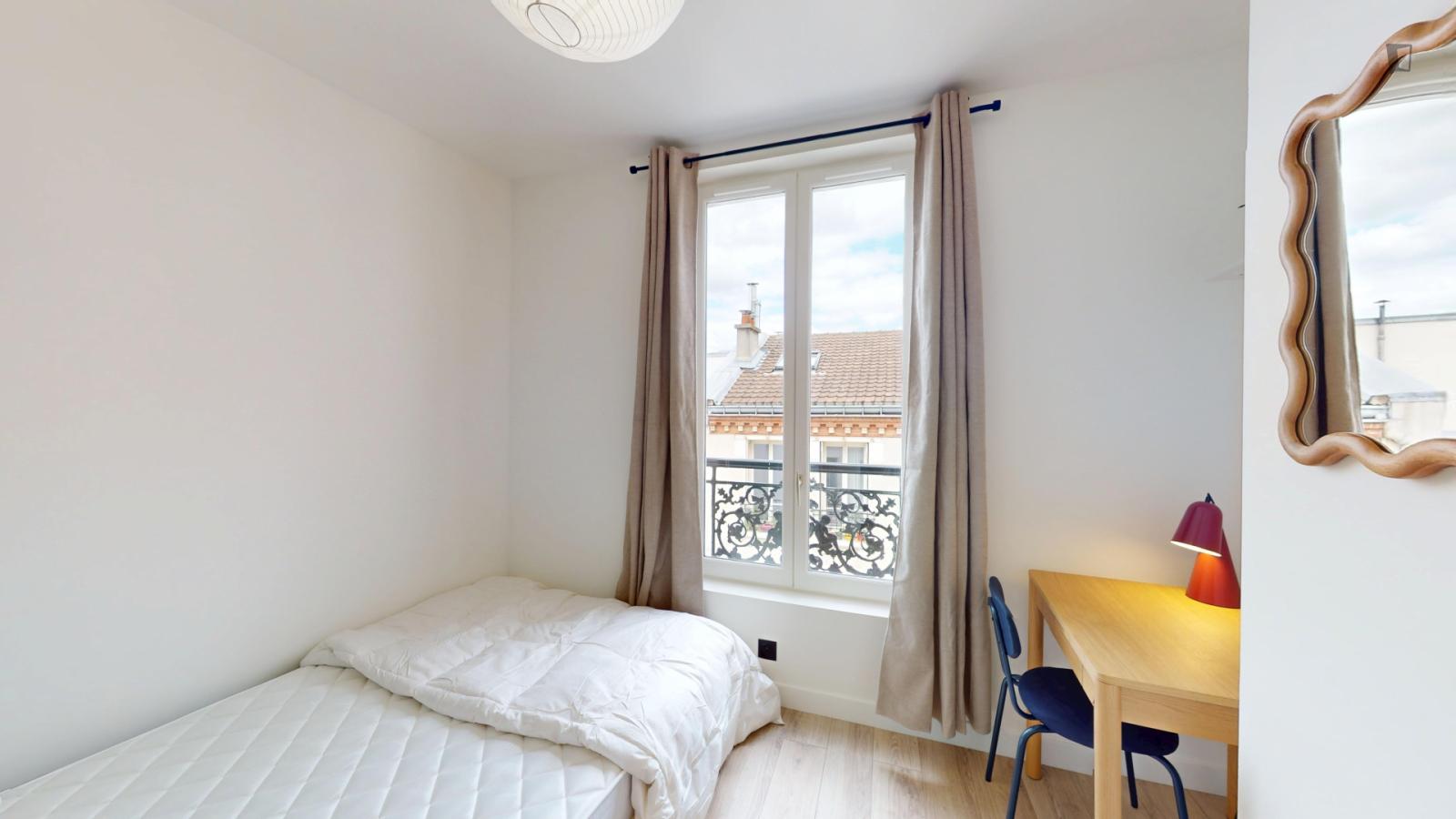 Lovely Double Ensuite Bedroom Close To The Belleville Subway Station - 1