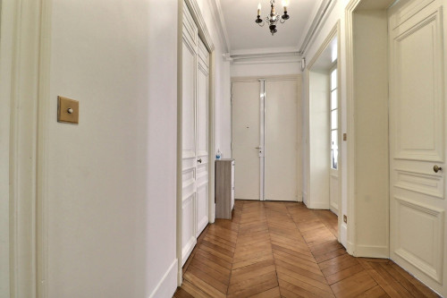 Avenue des Ternes, Paris