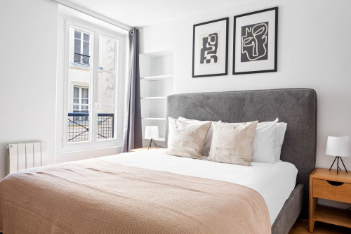 Chic One-Bedroom in the Heart of Paris - Gallery - 9