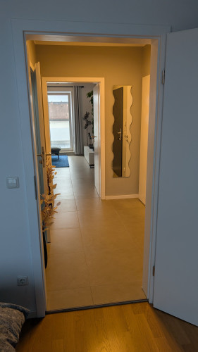 Modern Penthouse-Style Apartment! - 3-Minute Walk to S-Bahn - Gallery - 12