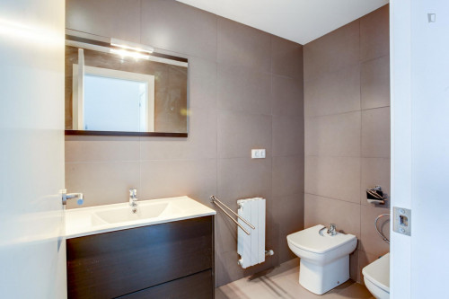 RH12-R4 Student-friendly single bedroom in Vila de Gràcia.