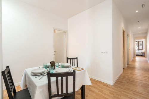 Bright double bedroom near the Badal subway station - Gallery - 11