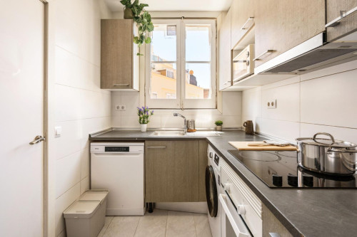 Bright double bedroom near the Badal subway station - Gallery - 6