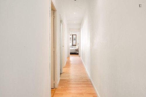 Bright double bedroom near the Badal subway station - Gallery - 14