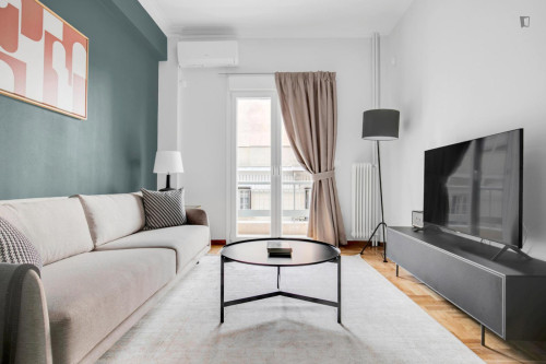 Inviting 1-bedroom flat near The Metropolitan College - Gallery - 5