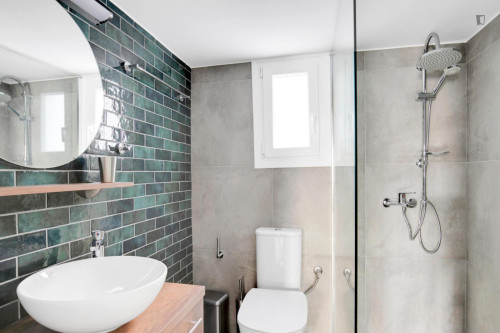 Inviting 1-bedroom flat near The Metropolitan College - Gallery - 11