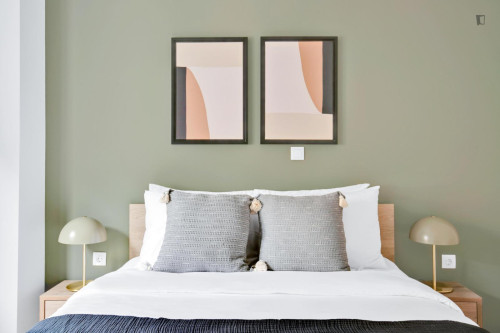 Inviting 1-bedroom flat near The Metropolitan College