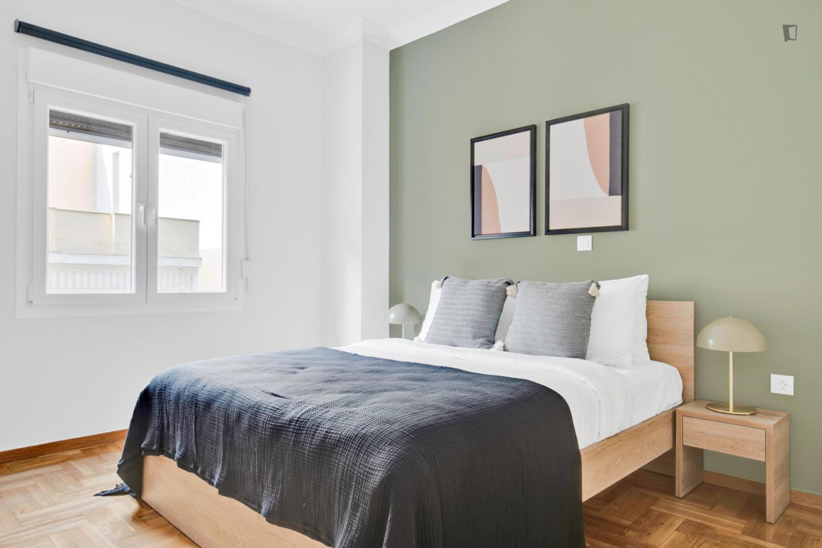 Inviting 1-Bedroom Flat Near The Metropolitan College - 1