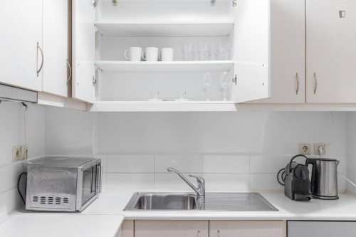 Inviting 1-bedroom flat near the Megaro Moussikis subway station - Gallery - 9