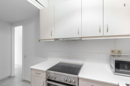 Inviting 1-bedroom flat near the Megaro Moussikis subway station - Gallery - 10