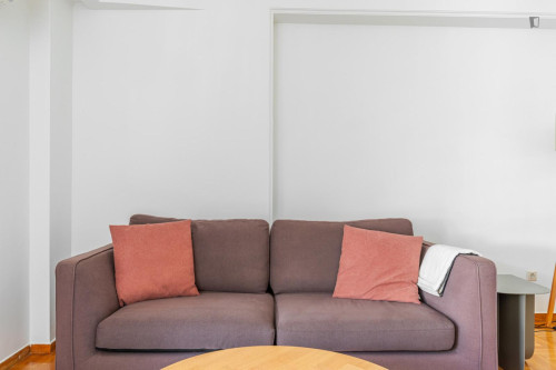 Inviting 1-bedroom flat near the Megaro Moussikis subway station - Gallery - 16