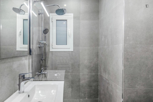 Welcoming 2-bedroom flat in Ampelokipoi - Gallery - 10