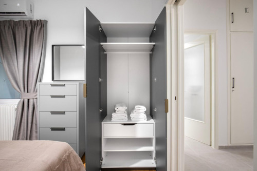 Charming 2-bedroom flat near The Metropolitan College - Gallery - 6