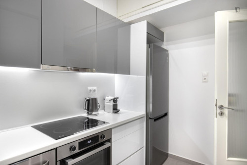 Charming 2-bedroom flat near The Metropolitan College - Gallery - 13