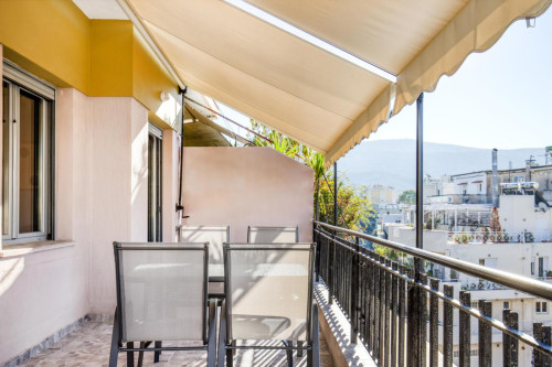 Excellent 2-bedroom apartment in Ampelokipoi