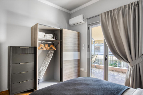 Excellent 2-bedroom apartment in Ampelokipoi