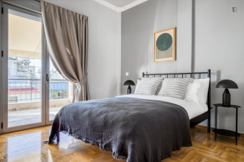 Excellent 2-bedroom apartment in Ampelokipoi