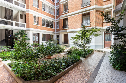 Charming & Quiet Courtyard Studio – Paris 17th