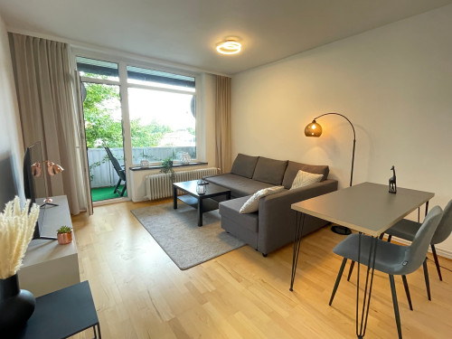 Modern Fully Furnished Apartment Near the University